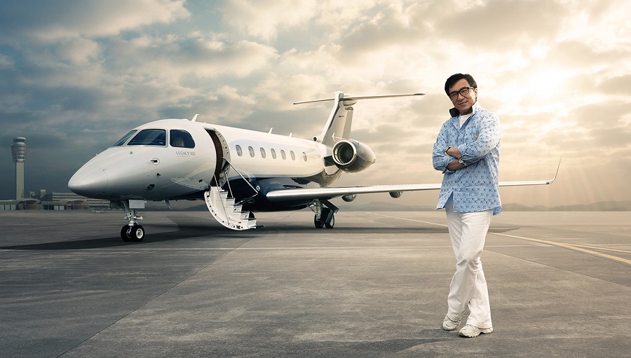 Entra al ultra lujoso y moderno avión privado de Jackie Chan