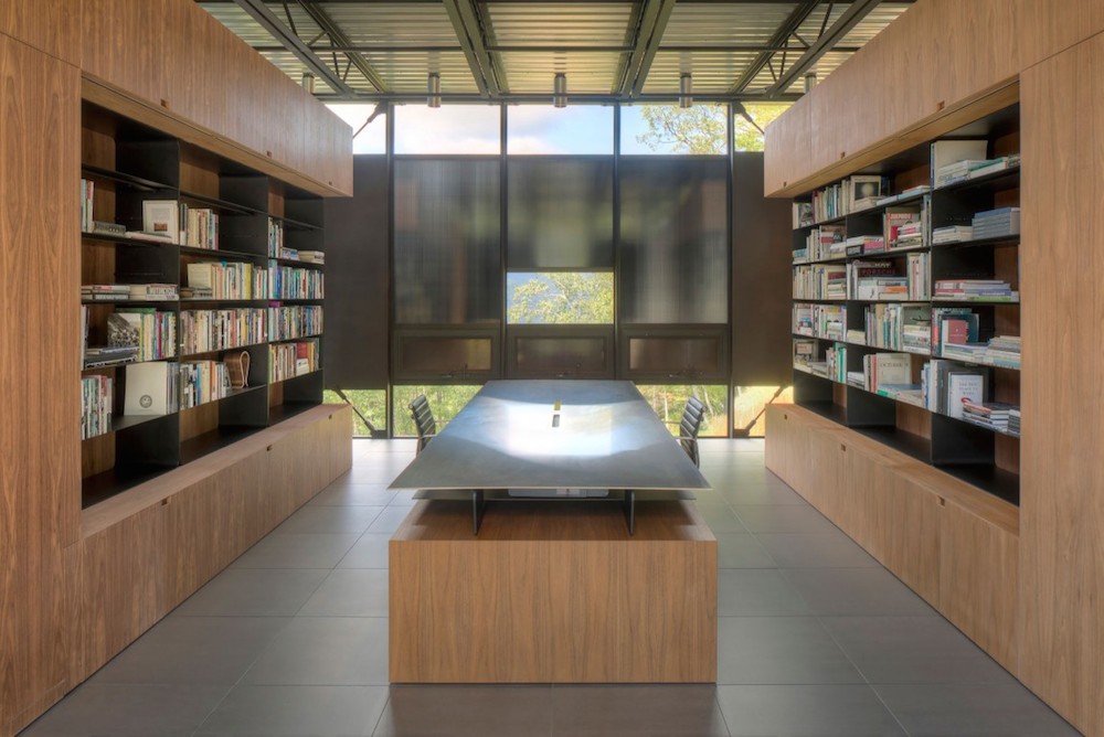 Shokan House: Jay Bargmann Diseña Espaciosa Casa Contemporánea Al Lado De Colina En Nueva York
