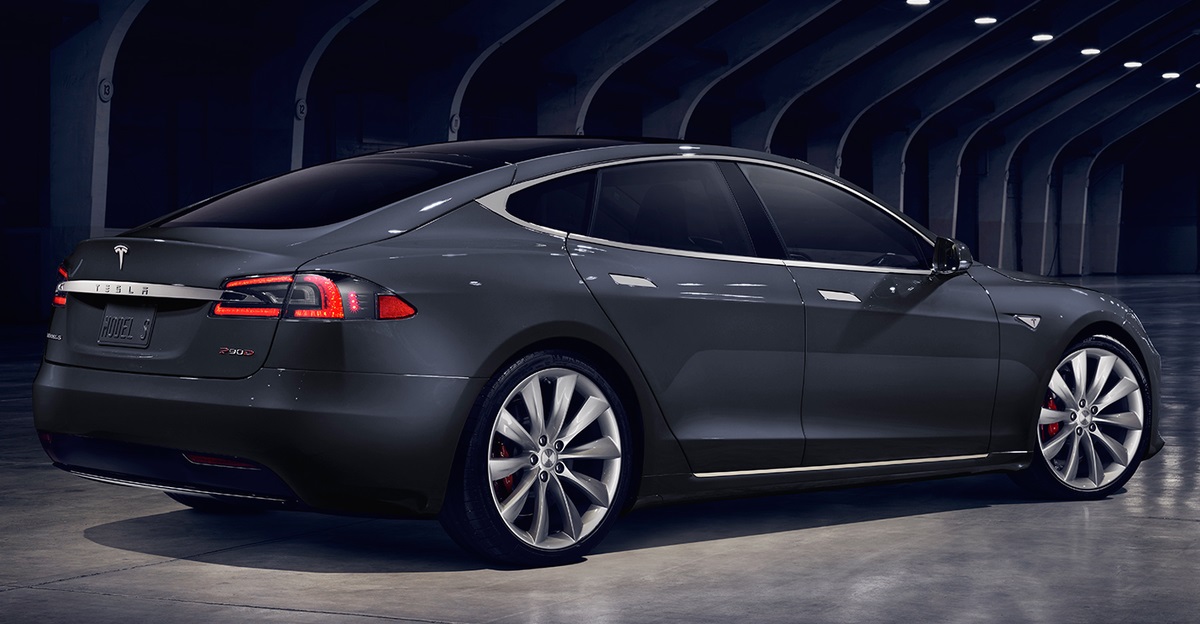 Tesla Presenta Dos Nuevas Y Más Baratas Versiones De Su "Modelo S"