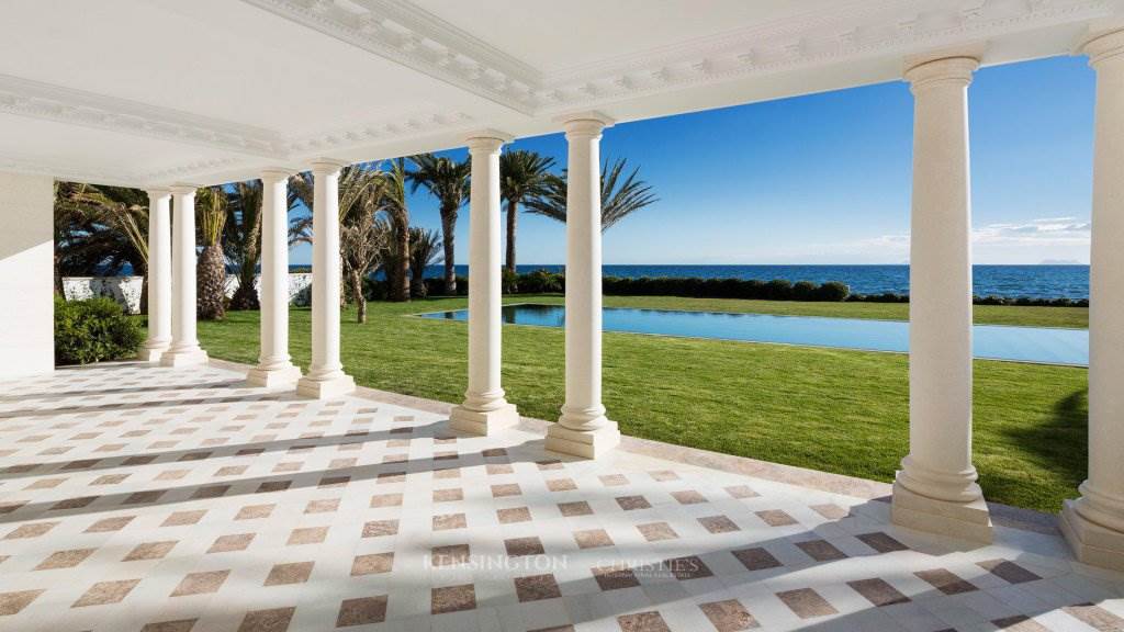 Villa Marbella: Una lujosa mansión con vistas increíbles a la venta en Marbella, España