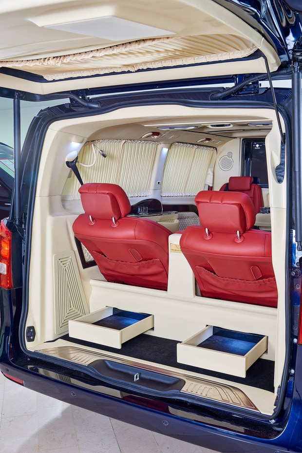 La firma alemana Klassen convierte una hermosa furgoneta Mercedez-Benz S Class en una limusina ultra lujosa que te hará sentir como una celebridad