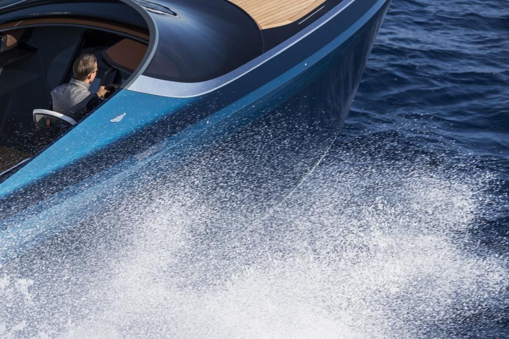 Aston Martin debuta en la industria náutica con su primera lancha de lujo
