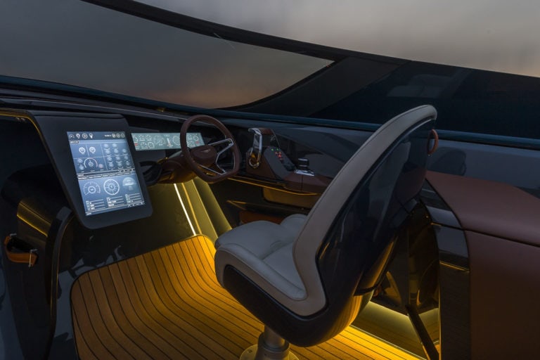 Aston Martin debuta en la industria náutica con su primera lancha de lujo