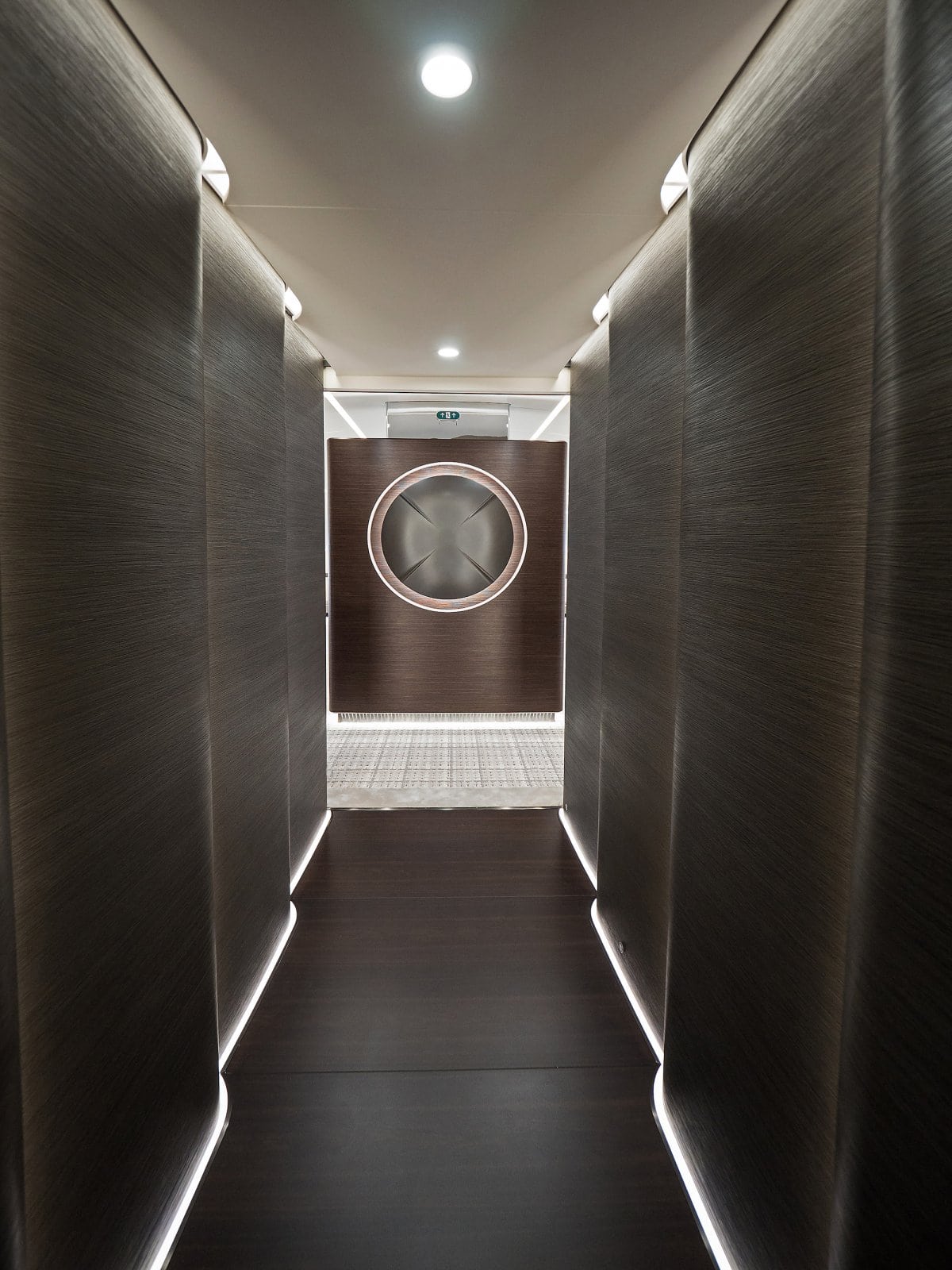 Opulentos comedores, cocinas y salas: Echa un vistazo al lujoso interior de uno de los JUMBO privados más personalizados del mundo