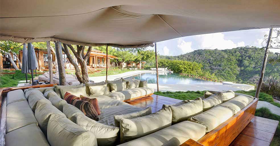El fabuloso hotel Opium Mustique en el Caribe es perfecto para una escapada romántica inolvidable