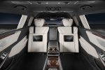 La nueva limusina blindada repleta de todos los lujos Mercedes-Maybach S600 Pullman Guard valorada en $1.5 millones es a prueba de rifles y granadas