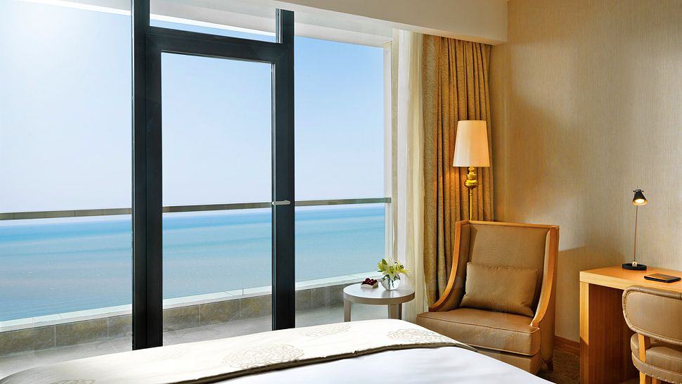 El espectacular hotel Jumeirah Bilgah Beach en Bakú tiene todo para un perfecto escape de sol, playa y mucho lujo