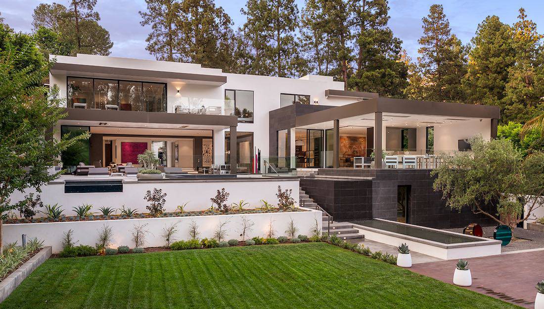 Sale a la venta por $43.9 millones, la mega mansión en Beverly Hills creada por Charles Park