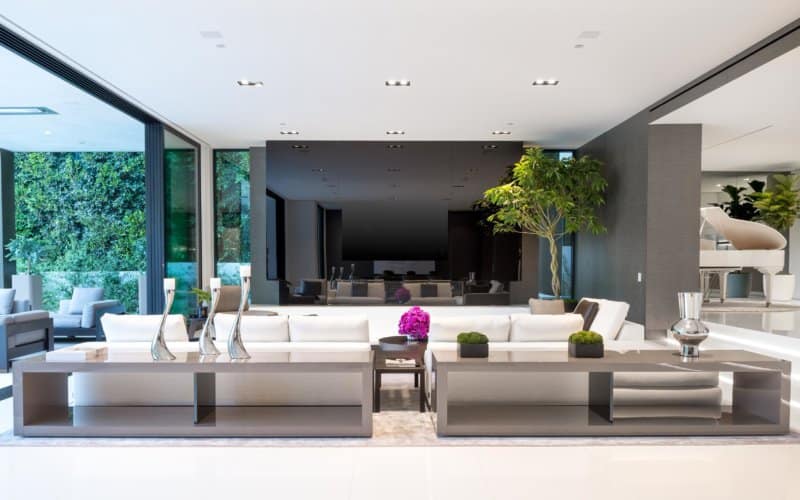Sale a la venta por $43.9 millones, la mega mansión en Beverly Hills creada por Charles Park