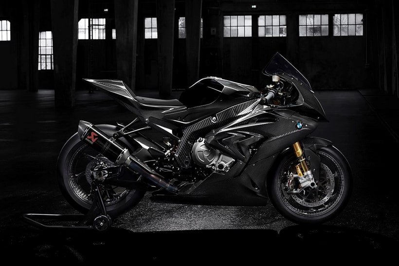 La temible motocicleta BMW HP4 Race hecha en fibra de carbono ¡Está BRUTAL!