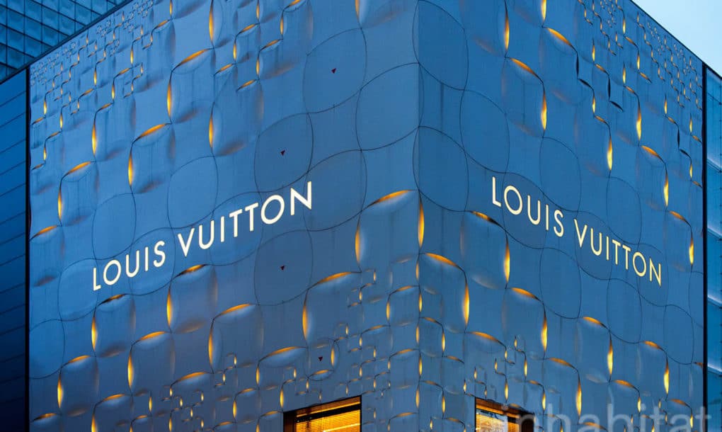 Fachada high-tech en la nueva tienda de Louis Vuitton en Tokio diseñada por Aoki Jun