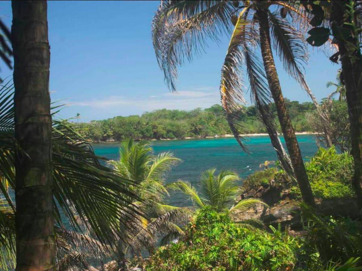 12 MARAVILLOSAS islas privadas que puedes comprar hoy