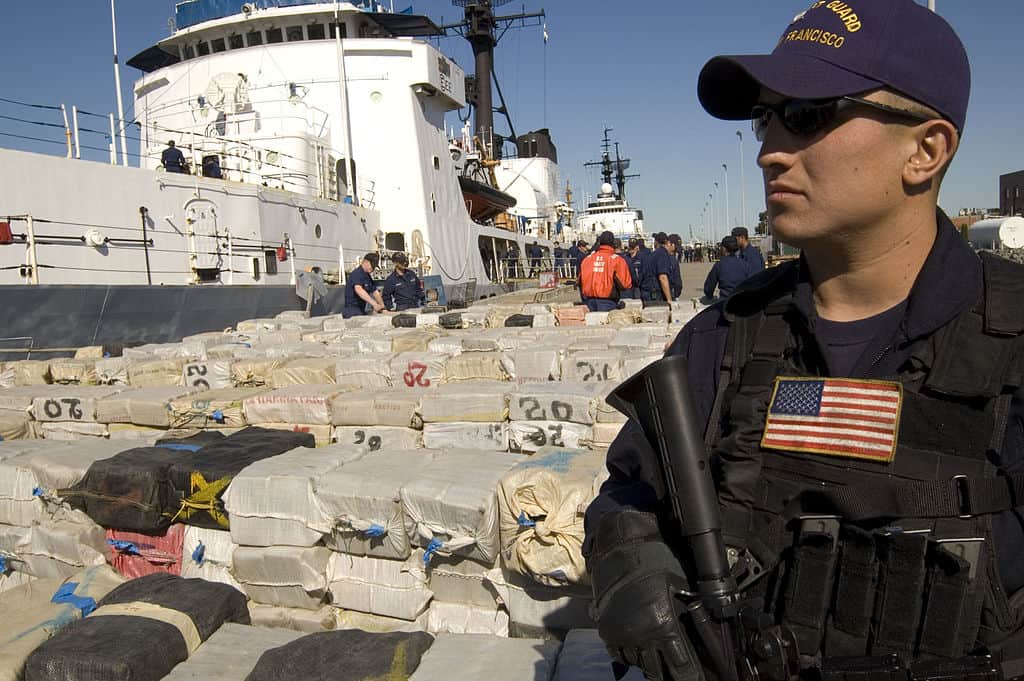 Alrededor de 27 toneladas de cocaína con un valor de $715 MILLONES confiscadas en el mar