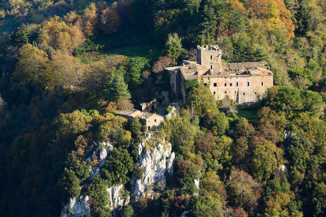 Este encantador castillo medieval en Italia puede ser tuyo por €35 millones