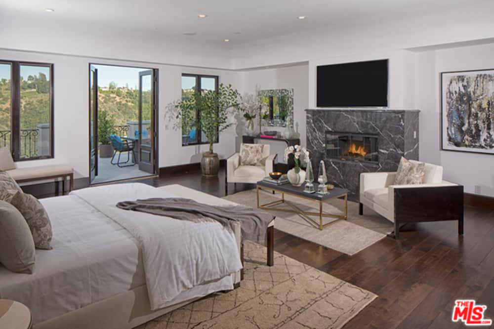 Comediante Kathy Griffin compra una nueva mansión por $10.5 millones en Los Ángeles, California