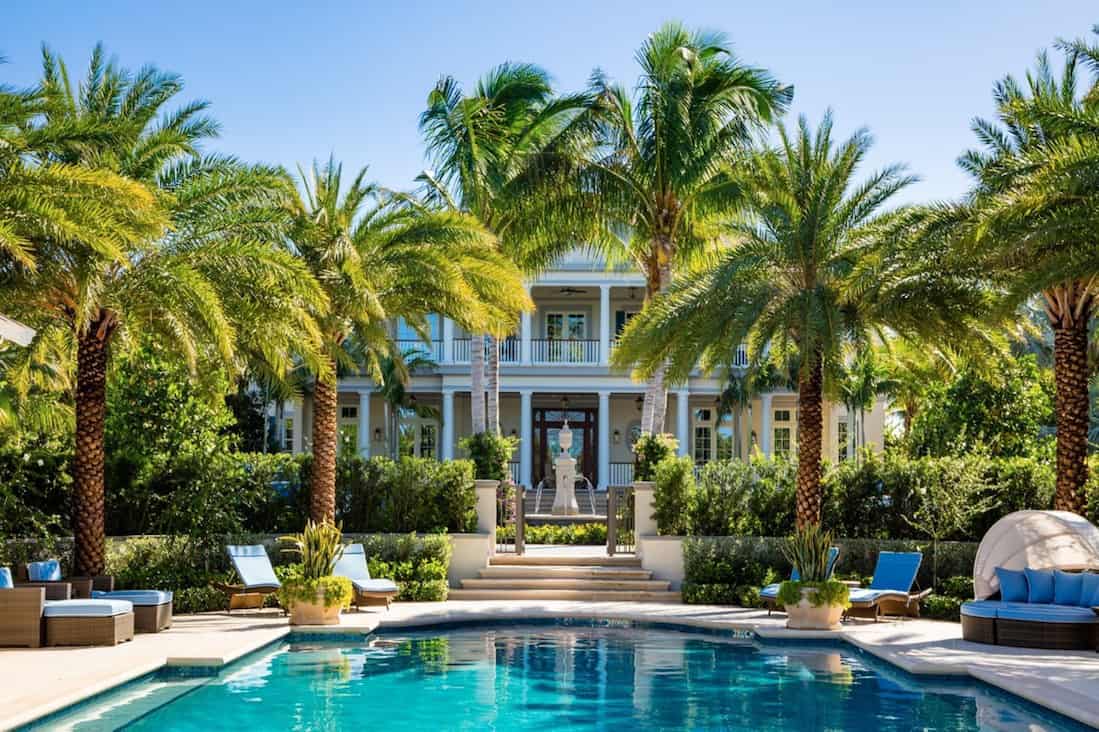 Disfruta de la alegría frente al mar en esta elegante propiedad en Palm Beach, Florida a la venta por $59 millones
