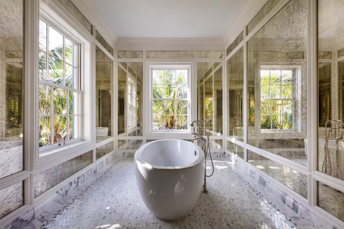 Disfruta de la alegría frente al mar en esta elegante propiedad en Palm Beach, Florida a la venta por $59 millones