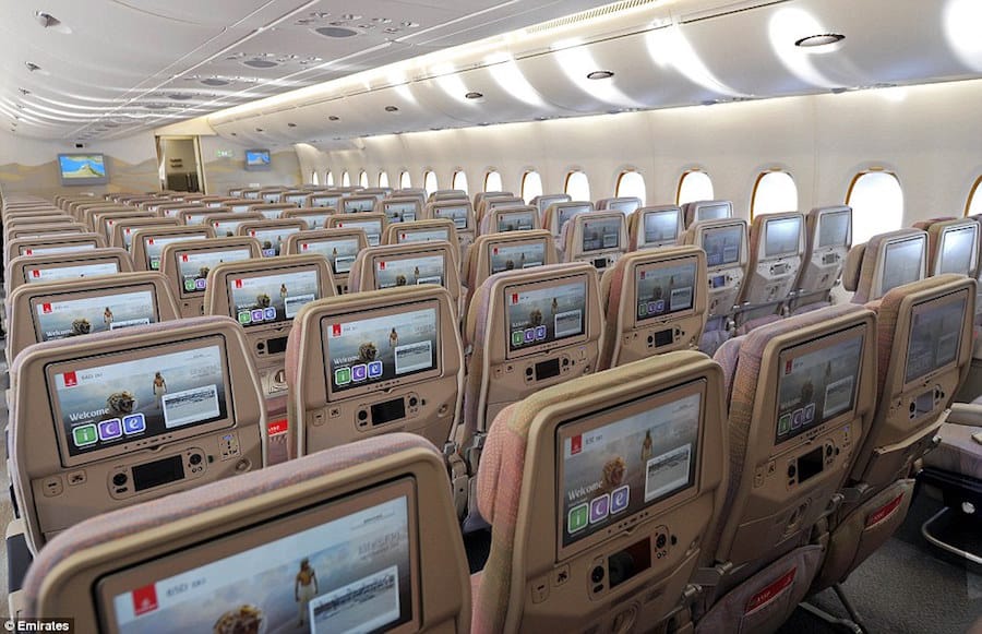 Emiratos presenta nuevo Airbus A380 con 615 asientos