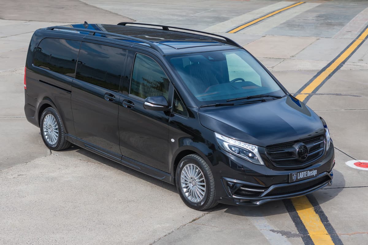 LARTE Design & Luxury Technology Studio presentan su minivan Mercedes Benz V-class “Black Crystal”
