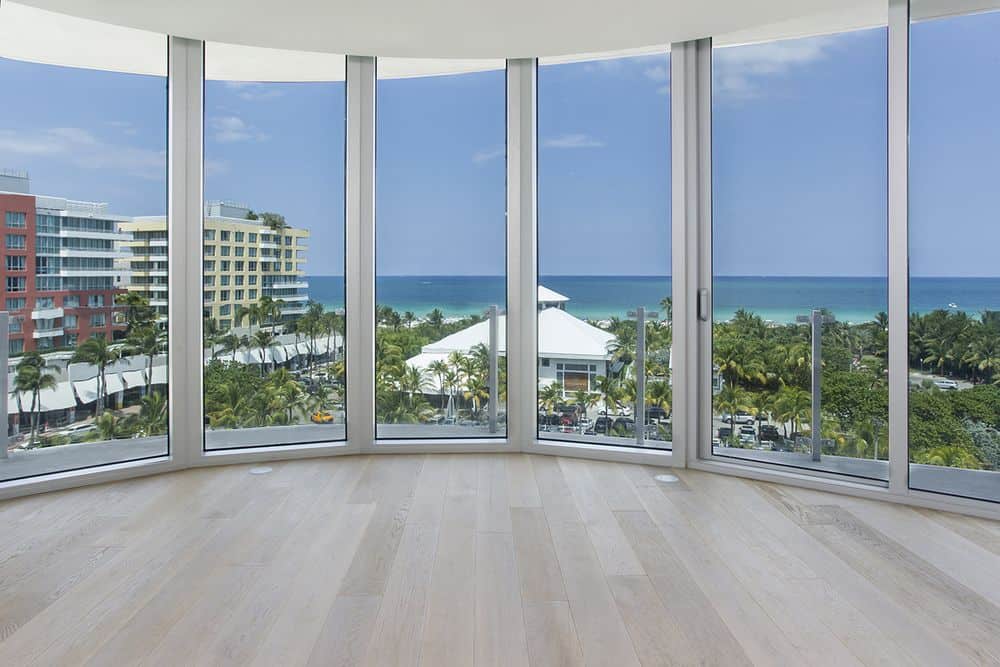 Haga un recorrido por el ultra exclusivo penthouse en South Beach del multimillonario cubano, Jorge Pérez, a la venta por $20 millones