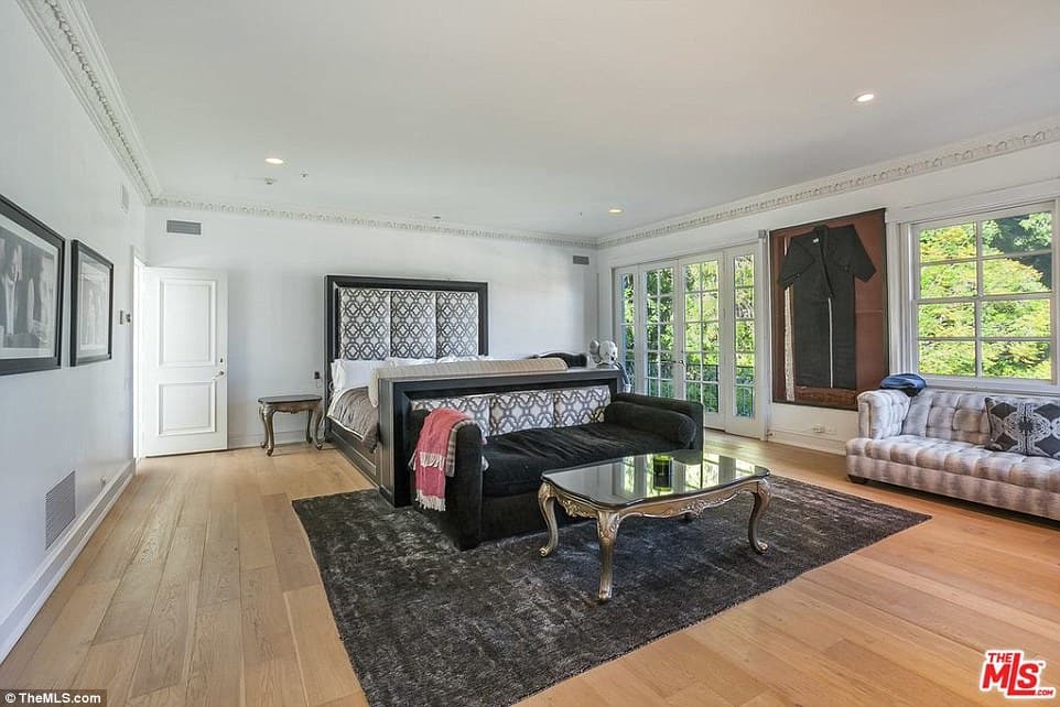 ¡INCREÍBLE! La hija del dictador africano Omar Bongo pone su lujosa mansión en Beverly Hills, California a la venta por $17,5 Millones