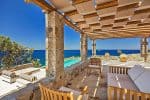 Alisahnea: Una exclusiva villa frente al mar y con piscina privada en Miconos, Grecia