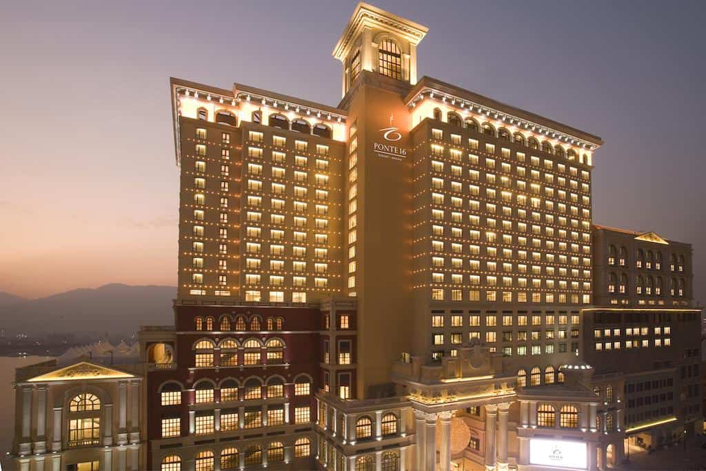 El hotel 5 estrellas "Sofitel Macau at Ponte 16" te ofrece todo el lujo y el confort en Las Vegas del Oriente