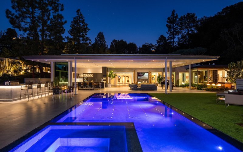 Lujosa propiedad estilo resort Bali 5* en Beverly Hills, California sale a la venta por $13,49 millones