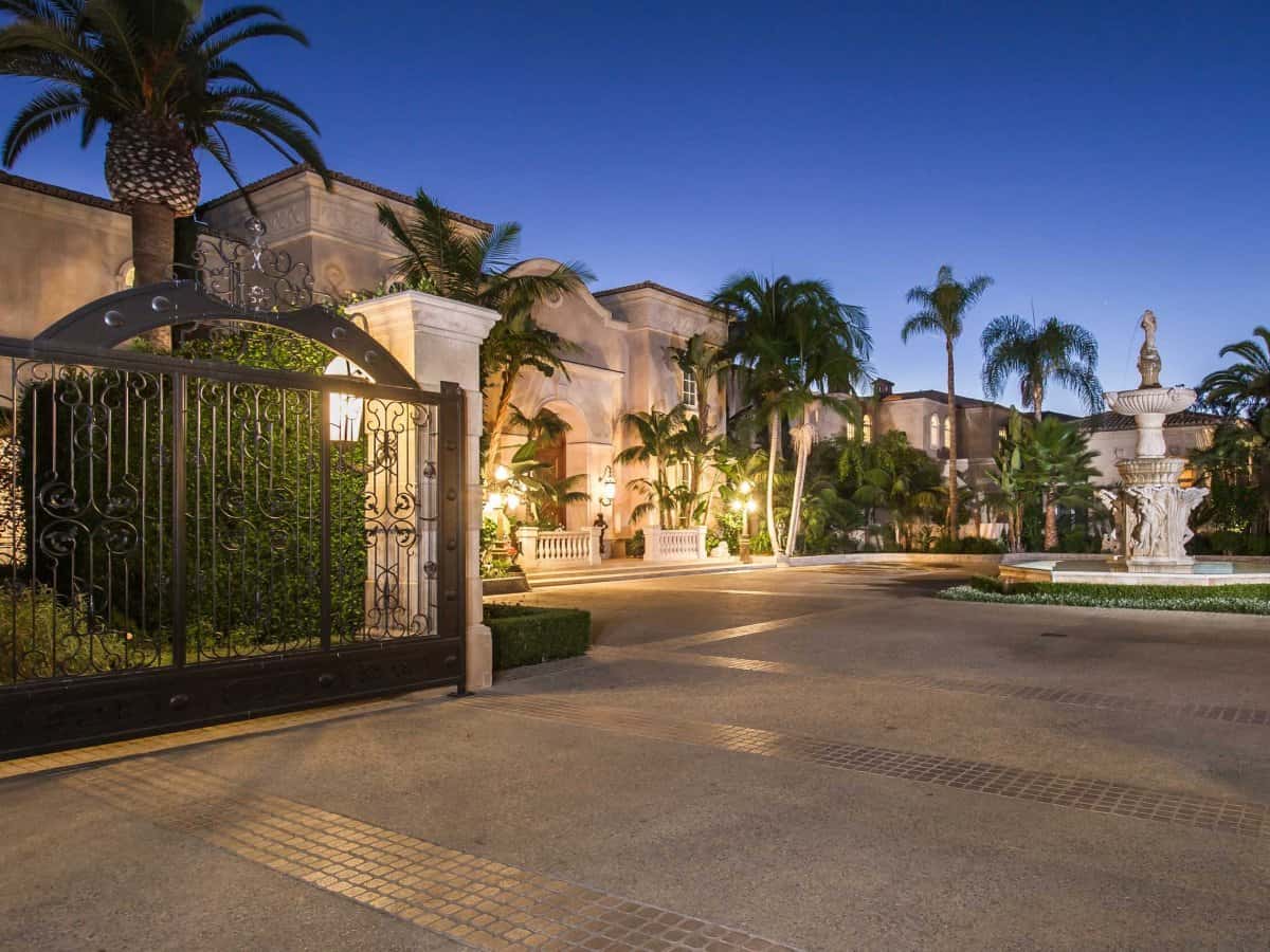 Palazzo di Amore: MEGA MANSIÓN en Beverly Hills con 12 habitaciones y un salón de entretenimiento para 1000 personas, a la venta por $129 MILLONES