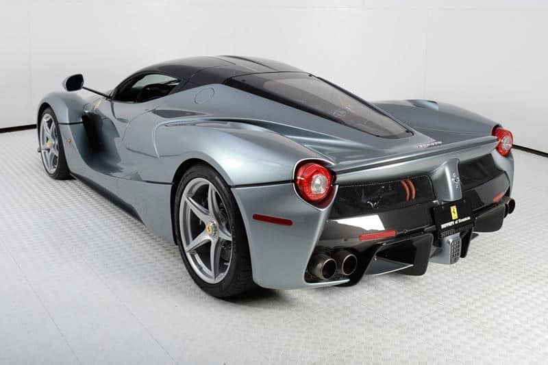 Propietario pone su BESTIAL Ferrari LaFerrari plateado a la venta por $4 MILLONES