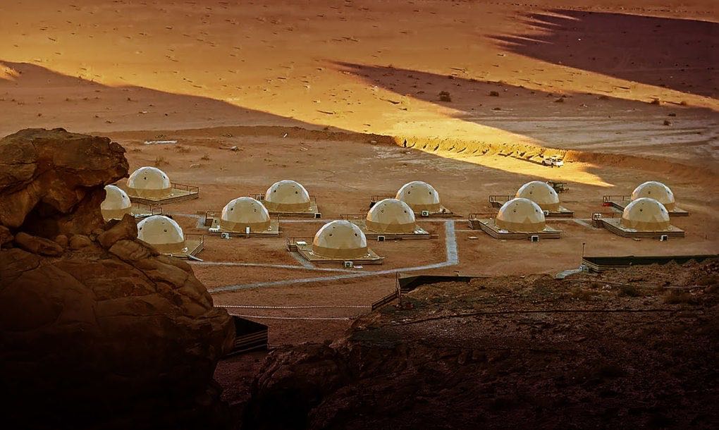 ¡Desert Dome Camp! Fredoomes y SunCity están listos para ofrecerte el destino más parecido a "Marte" que podrás encontrar en la Tierra