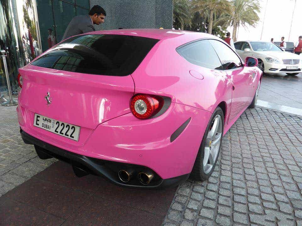 ¿Quieres un superdeportivo en rosado? NO cuentes con Ferrari, prohibe este color de su línea