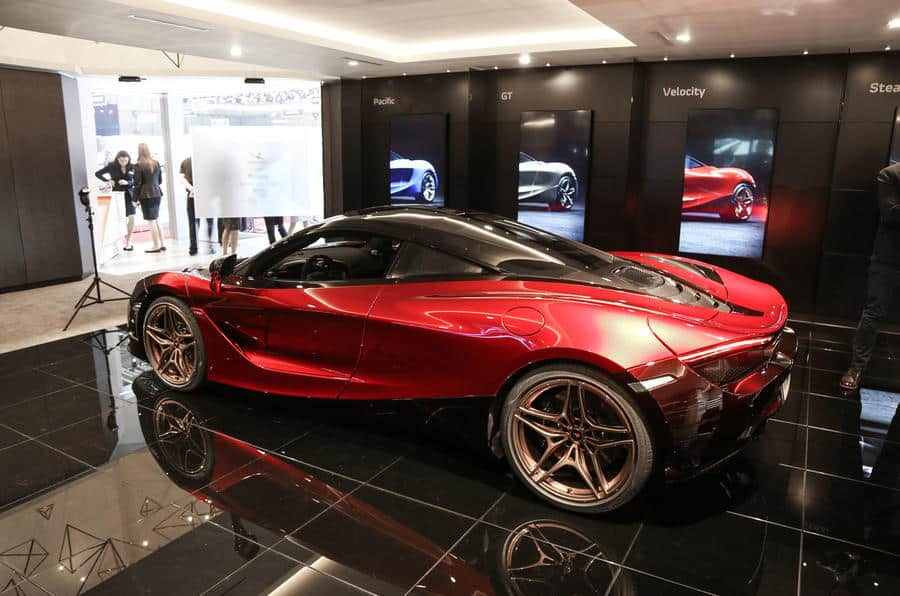 Rompe los límites con este mega poderoso McLaren 720S Velocity