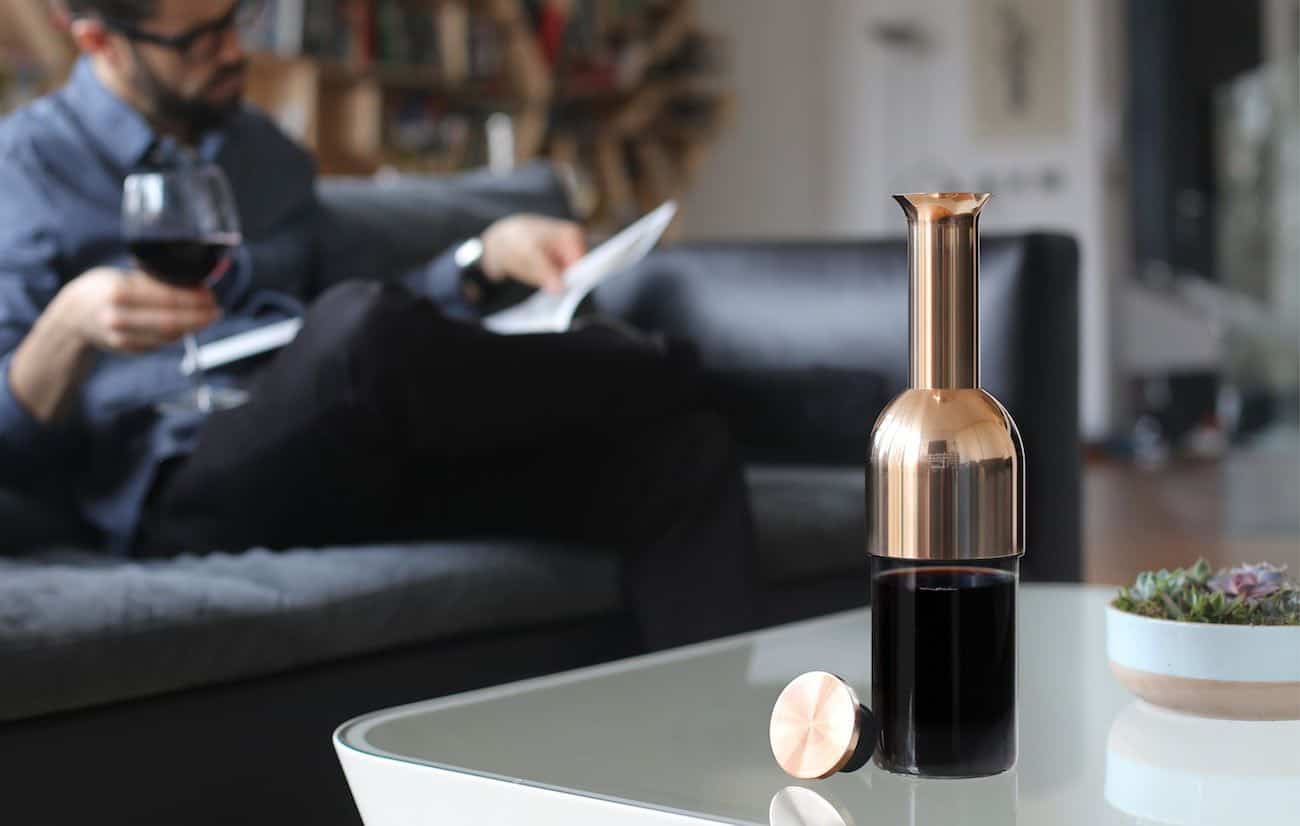La decantadora Eto creada por Tom Cotton es el regalo perfecto para los amantes del buen vino.