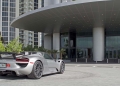 Porsche Design Tower: Estaciona tus súper coches con estilo dentro de tú apartamento en este lujoso rascacielo en Miami