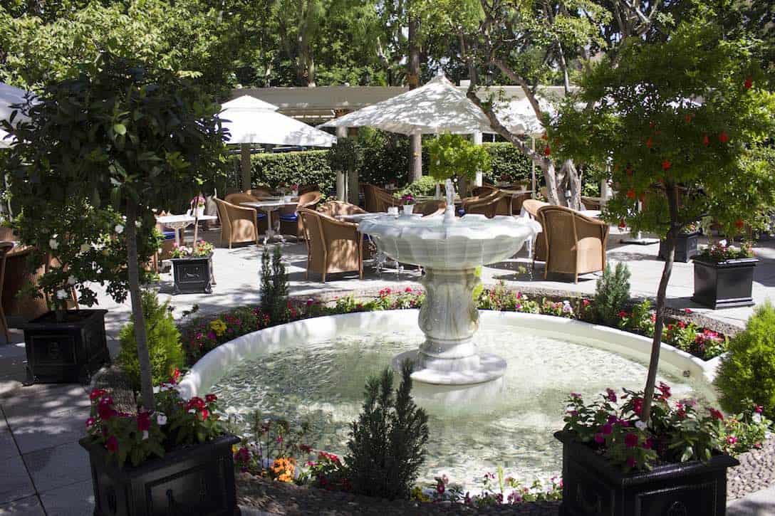 Las meriendas más Chic del verano se viven en el jardín del Hotel Ritz, Madrid