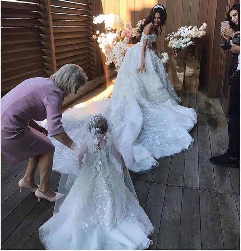 Oligarca ruso se casó con su prometida super modelo en una ULTRA opulenta ceremonia celebrada en Moscú