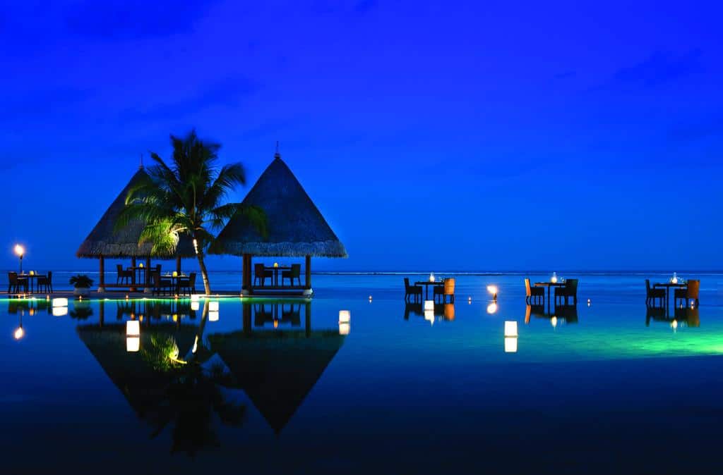 Disfruta de un servicio de primera clase en el Four Seasons Resort Maldives at Kuda Huraa