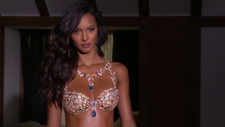 El “FANTASY BRA” de Victoria’s Secret para este año ¡está valorado en $2 millones de dólares!