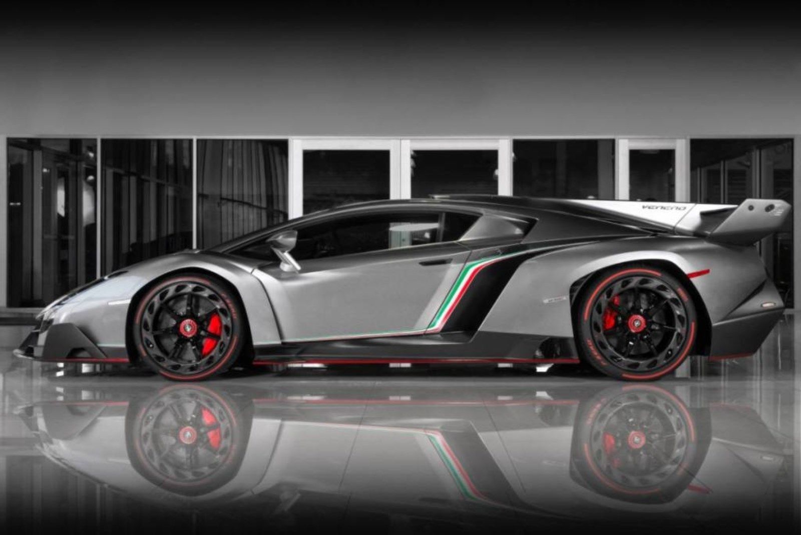 ¿Buscando comprar un Lamborghini Veneno? Este salió a la venta por $9,4 millones