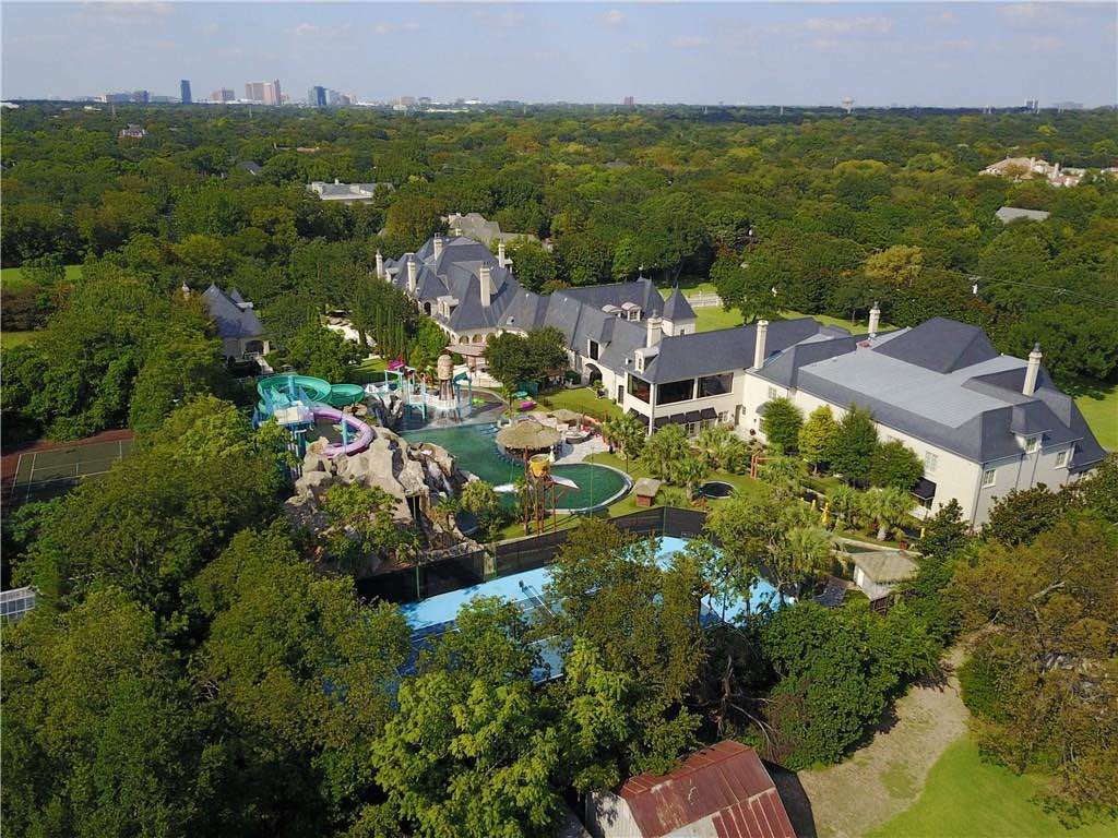 Esta mega mansión de Dallas, Texas con su propio parque acuático, sale a la  venta por $28 millones - Mega Ricos