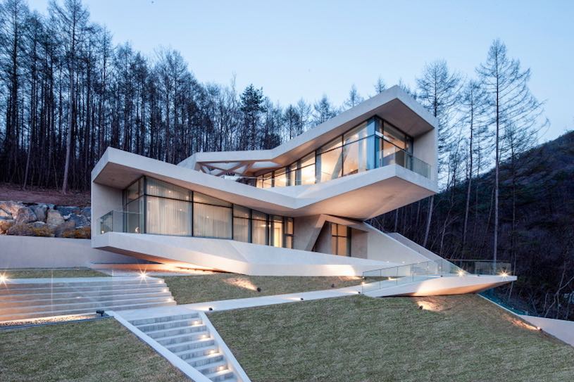 Haga un tour privado por esta fabulosa casa moderna en Hongcheon, Corea Del Sur
