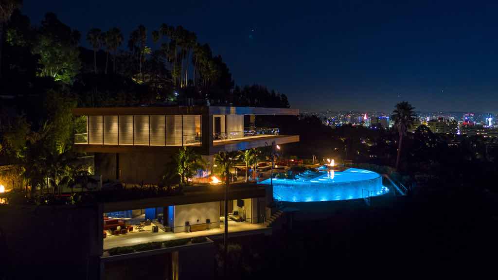 ¡Esta lujosa mega mansión de $38 millones en Los Ángeles es un sueño hecho realidad!