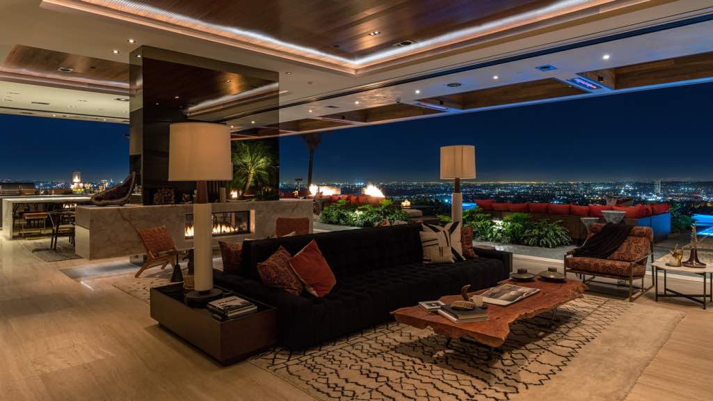 ¡Esta lujosa mega mansión de $38 millones en Los Ángeles es un sueño hecho realidad!