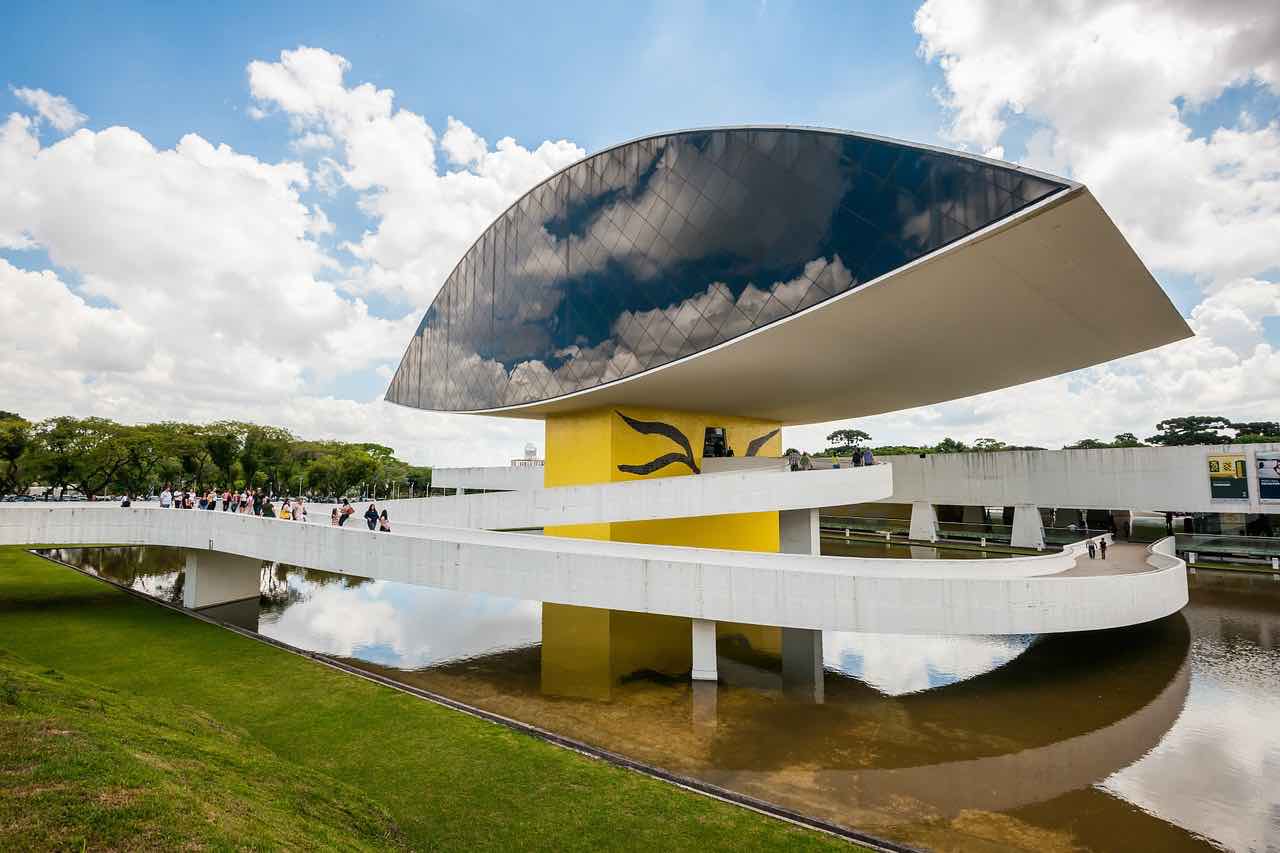 Museo Oscar Niemeyer en Curitiba, Brasil