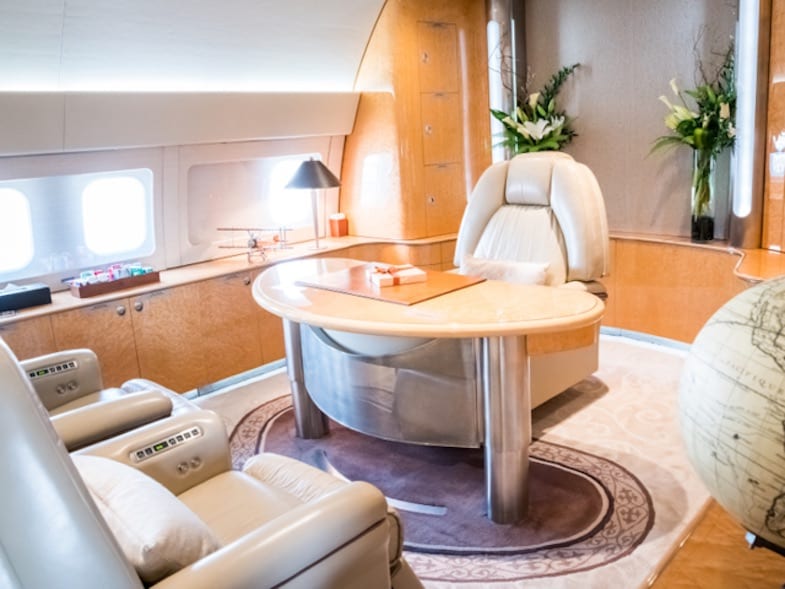 Echa un vistazo al avión privado Boeing 767 que cuesta $30.000 por hora y que un príncipe saudí utiliza para sus viajes de negocios