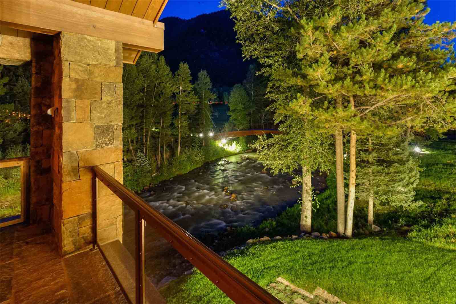 Lujosa mega propiedad recién construida a orillas de un río en Aspen, Colorado sale a la venta por $39,5 millones