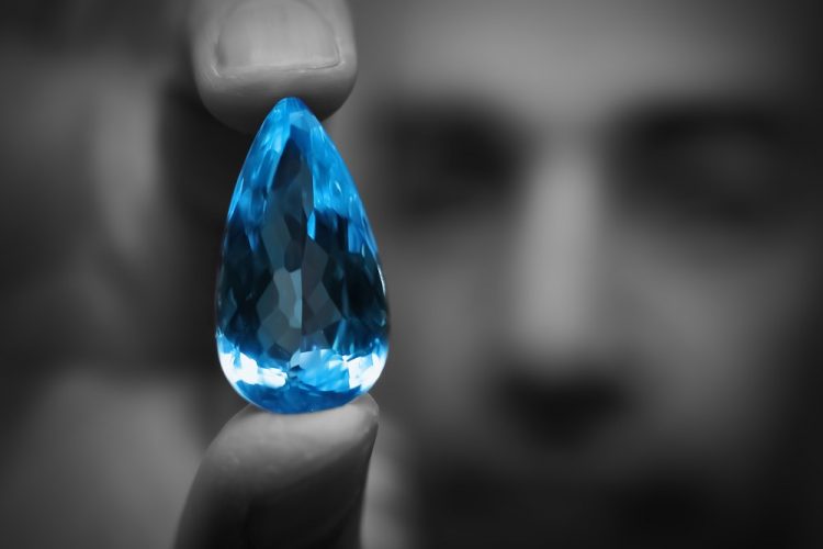 Raro diamante azul se vendió por $6,7 millones