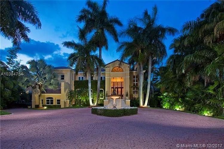 La súper estrella de 'Despacito', Luis Fonsi, compra lujosa mansión en Coral Gable, Miami por $5 millones