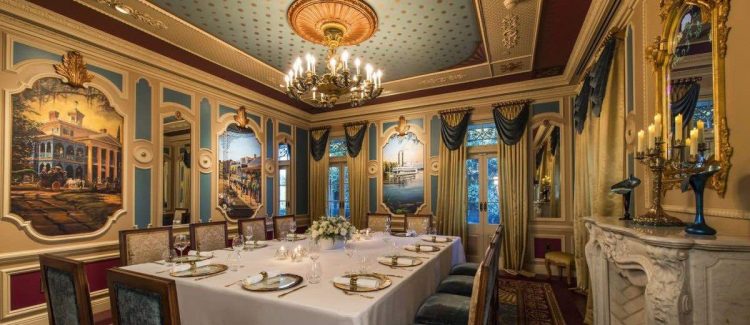 Por solo $15.000/PERSONA, el exclusivo restaurante "Royal 21" de Disneyland California te hará sentir como un Rey o una princesa
